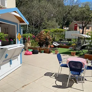  Hostel Crazy House Kroatien
